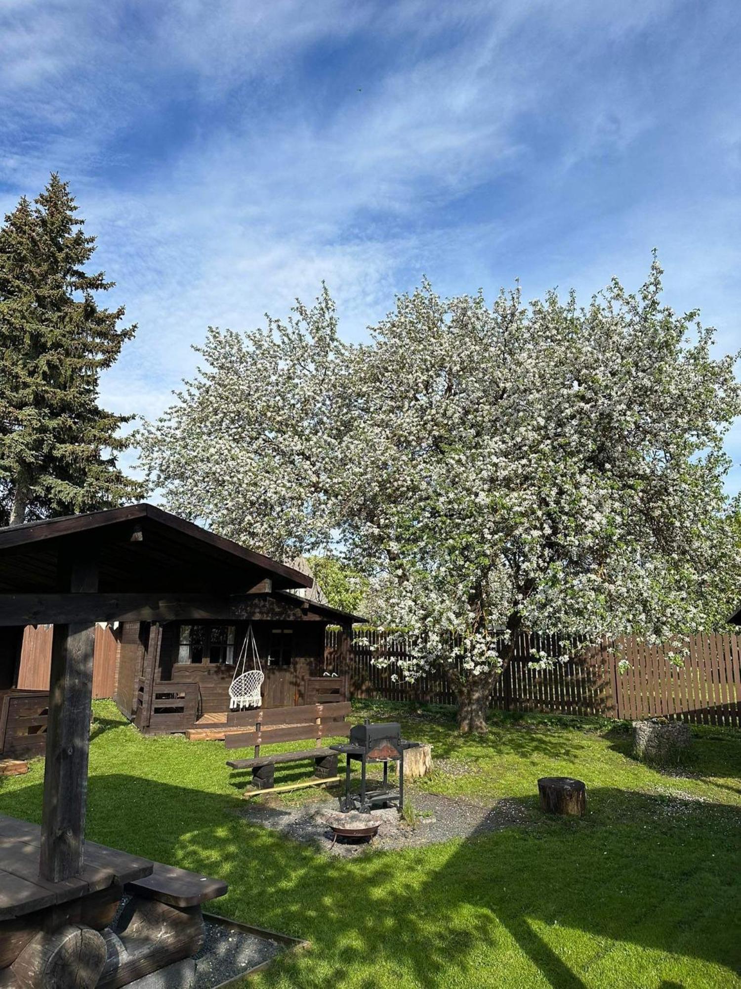 Karjamaa Garden Bungalows Free Parking Пярну Экстерьер фото